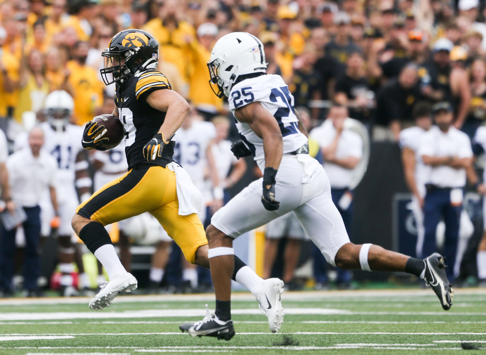 100921-qc-spt-iowa-fball-013